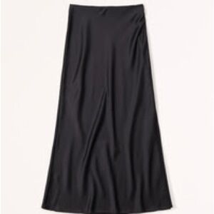 Abercrombie Satin Maxi High Slit Skirt 🫎